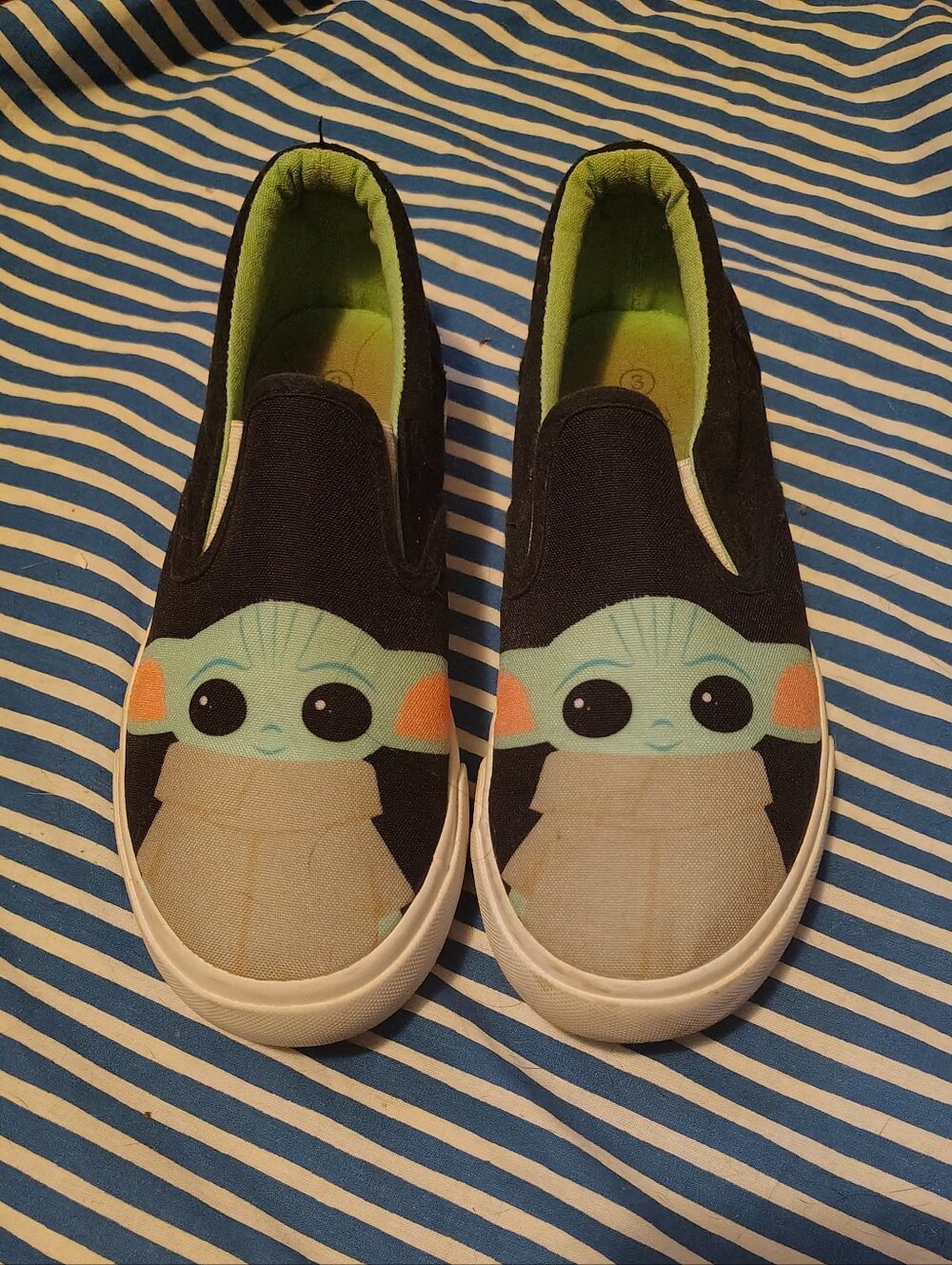 Grogu/ Baby Yoda Slip-On Sneakers Boys Size 3